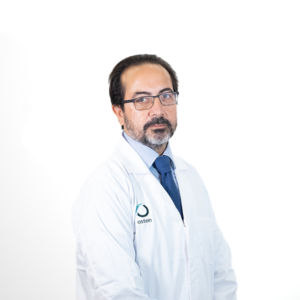 Boris García especialista en traumatología de cadera y rodilla, descúbrelo y visita nuestra Clínica Osten de rehabilitación en Sevilla