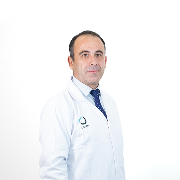 Pedro Morales Sánchez especialista en traumatología de cadera y rodilla, descúbrelo y visita nuestra Clínica Osten de rehabilitación en Sevilla